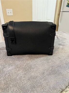 Black Trunk
